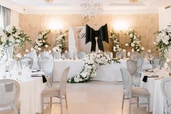 Sala weselna w pełnej dekoracji — Wedding Design