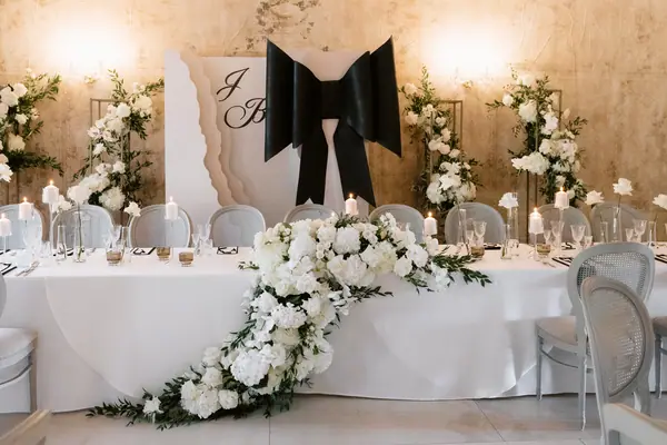 Sala weselna w pełnej dekoracji — Wedding Design