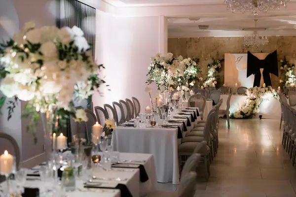 Sala weselna w pełnej dekoracji — Wedding Design