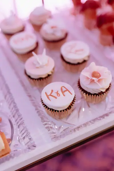 Słodki stół na weselu — Wedding Design