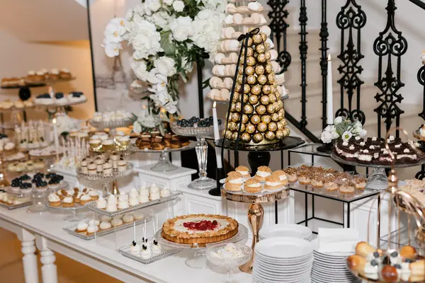 Słodki stół na weselu — Wedding Design