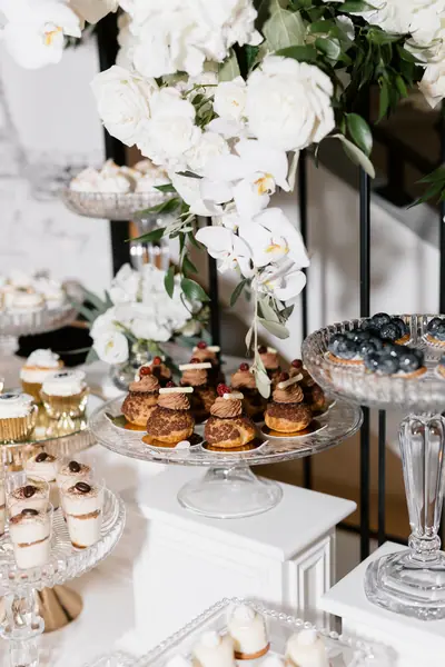 Słodki stół na weselu — Wedding Design