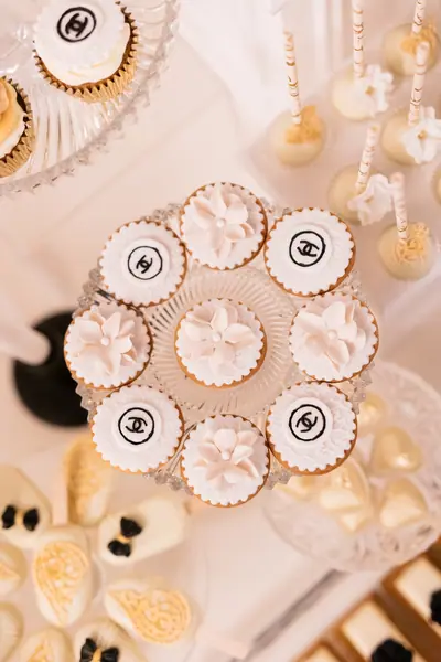 Słodki stół na weselu — Wedding Design